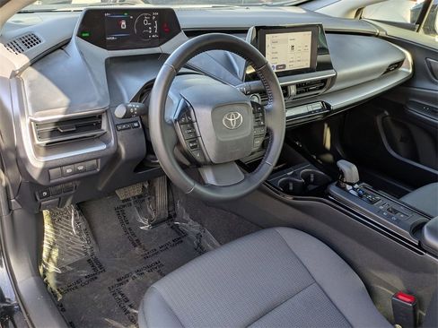 Used 2025 Toyota Prius LE image 14