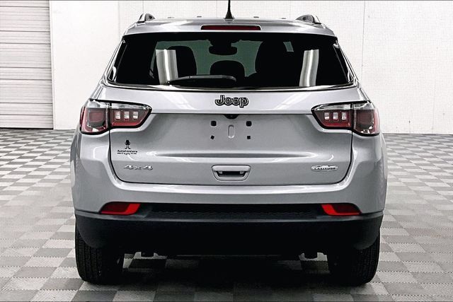Used 2024 Jeep Compass Latitude AWD/4WD image 5