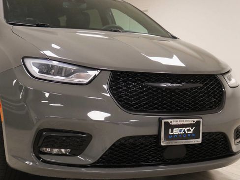 Used 2022 Chrysler Pacifica Touring-L w/ S Appearance Package FWD image 90