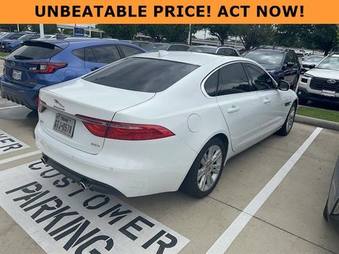 Used 2016 Jaguar XF Premium RWD image 1