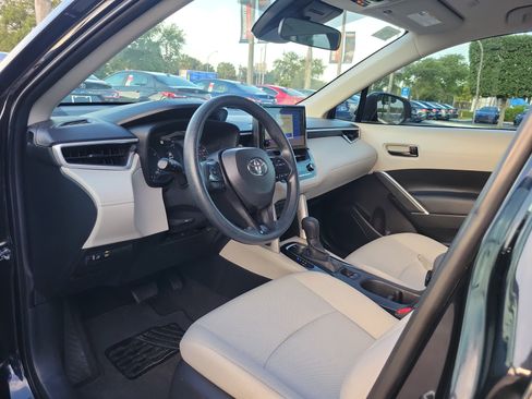Used 2024 Toyota Corolla Cross L FWD image 19