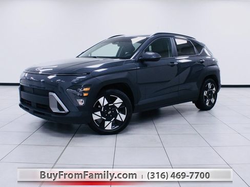 Used 2024 Hyundai Kona SEL image 1