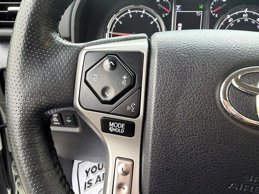 Used 2023 Toyota 4Runner Limited AWD/4WD image 38