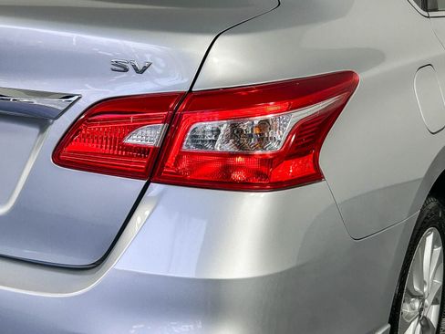 Used 2018 Nissan Sentra SV image 9