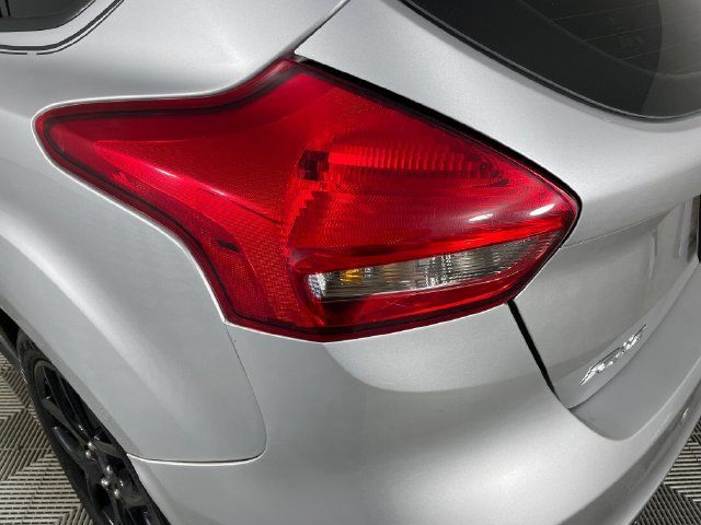 Used 2016 Ford Focus SE w/ Equipment Group 201A FWD image 20