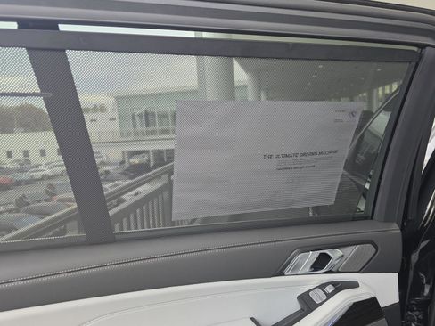 New 2026 BMW X7 xDrive40i w/ Premium Package image 13