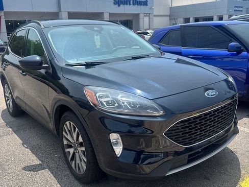 Used 2021 Ford Escape Titanium w/ Class II Trailer Tow Package AWD/4WD image 2