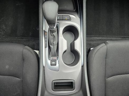 Used 2024 Chevrolet Malibu LT image 24