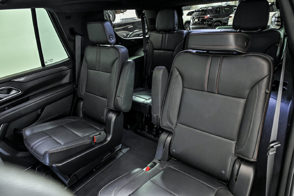Used 2022 Chevrolet Tahoe RST w/ Luxury Package AWD/4WD image 16
