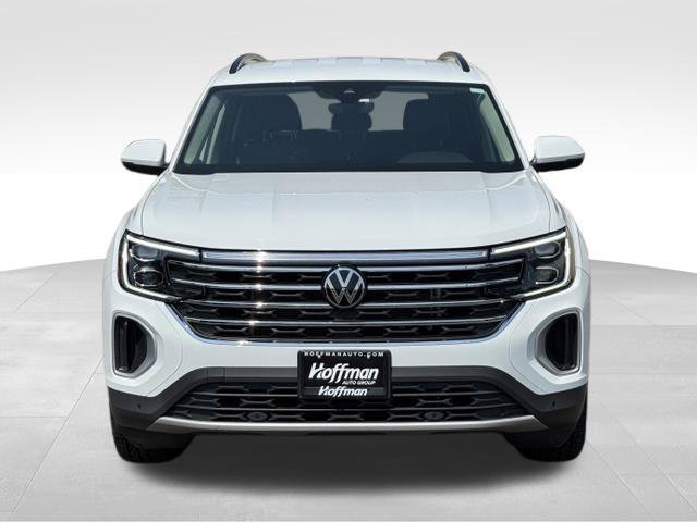 Used 2024 Volkswagen Atlas SE w/ Black Wheel Package AWD/4WD image 2