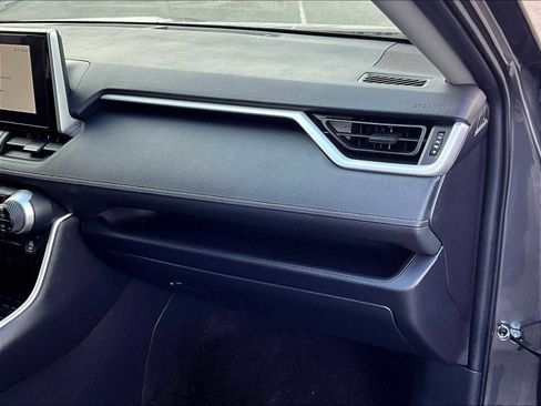 Used 2025 Toyota RAV4 XLE image 13