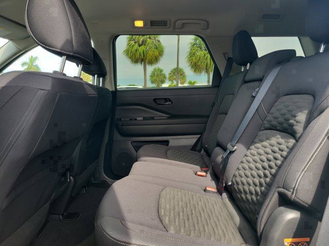 Used 2024 Nissan Pathfinder SV FWD image 13