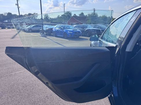 Used 2018 Tesla Model 3 Long Range RWD image 12