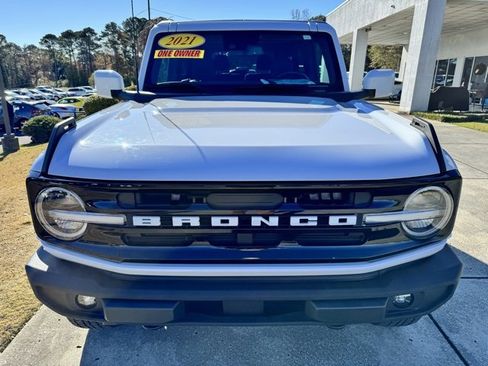 Used 2021 Ford Bronco Outer Banks image 2