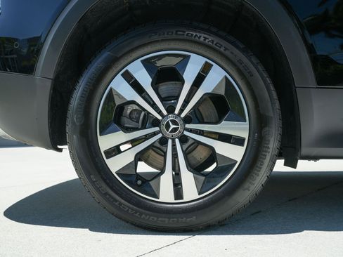 Used 2025 Mercedes-Benz GLB 250 image 31