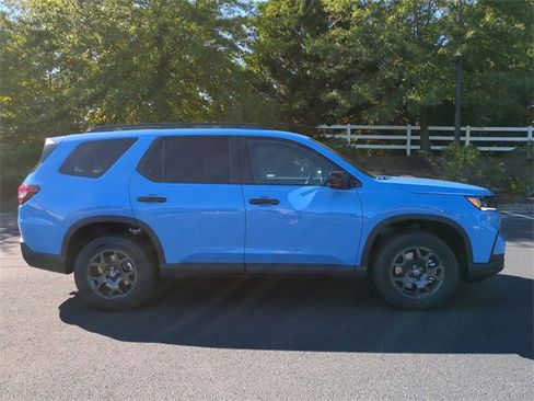 New 2025 Honda Pilot TrailSport image 3
