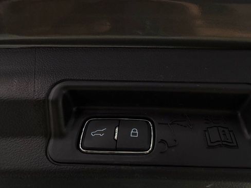 Used 2025 Ford Explorer Platinum w/ Ultimate Package image 30