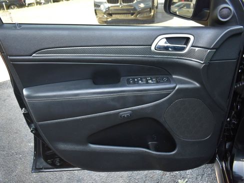 Used 2014 Jeep Grand Cherokee SRT AWD/4WD image 36