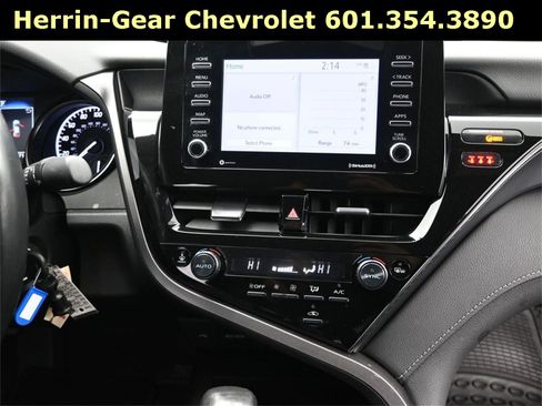 Used 2024 Toyota Camry SE image 29