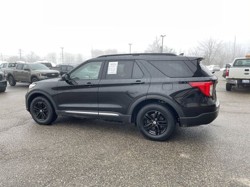 Used 2022 Ford Explorer XLT AWD/4WD image 5