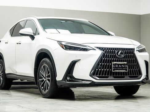 Used 2024 Lexus NX 300h AWD w/ Vision Package image 4