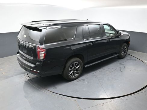 Used 2021 Chevrolet Suburban Z71 AWD/4WD image 12