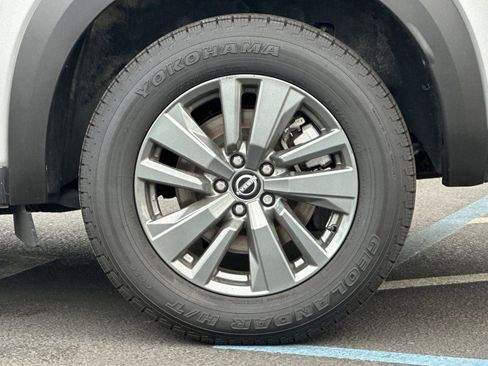 Used 2022 Nissan Pathfinder SV image 32