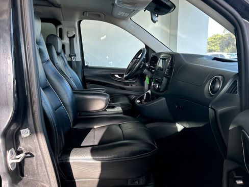 Used 2018 Mercedes-Benz Metris Passenger image 26