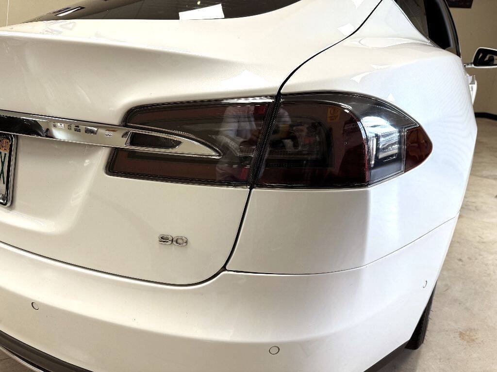 Used 2016 Tesla Model S 85 RWD image 18