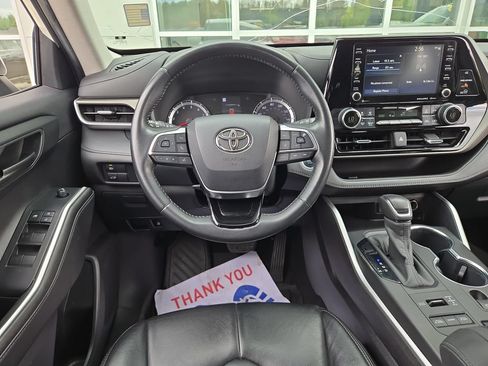 Used 2020 Toyota Highlander LE AWD/4WD image 20