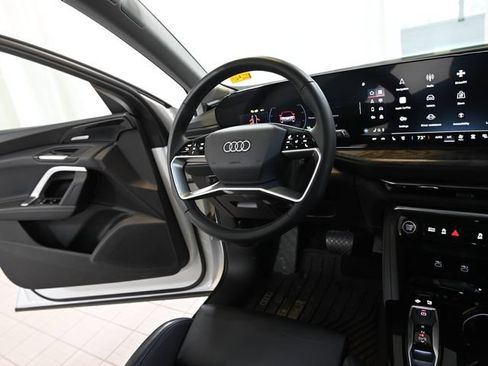 Used 2025 Audi Q5 Premium Plus w/ Premium Plus AWD/4WD image 29