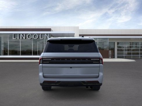 New 2025 Lincoln Navigator L Reserve w/ Jet Appearance Package AWD/4WD image 5