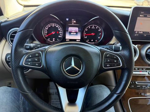 Used 2018 Mercedes-Benz GLC 300 4MATIC image 29