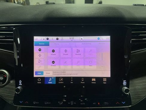 Used 2023 Jeep Wagoneer Series III w/ Premium Group I AWD/4WD image 16