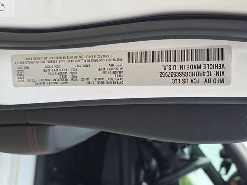 Used 2025 Dodge Durango GT RWD image 35