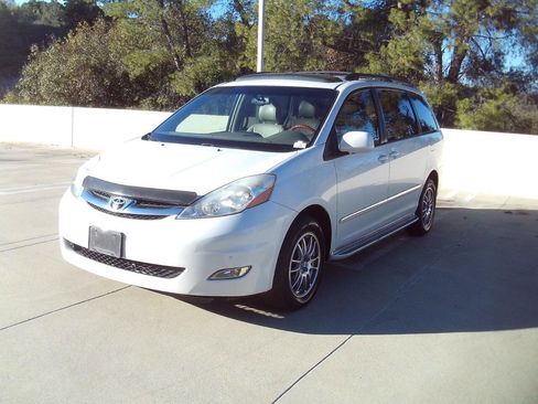 Used 2006 Toyota Sienna XLE Limited image 7