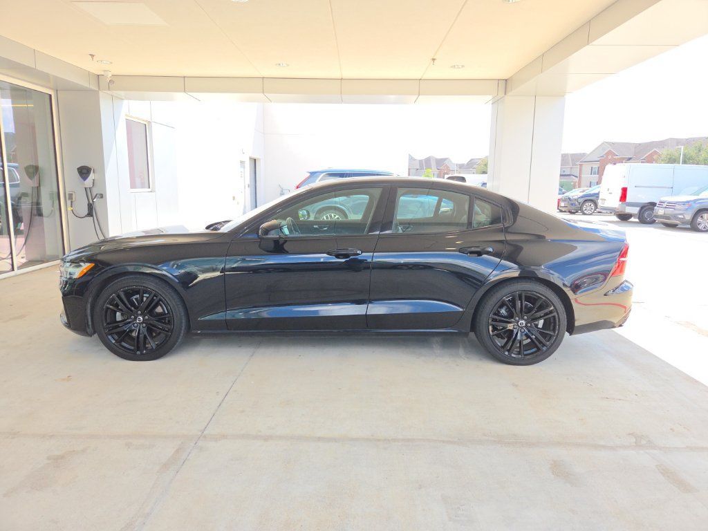 Used 2022 Volvo S60 B5 Momentum w/ Premium Package AWD/4WD image 6