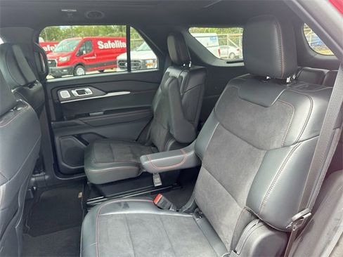 Certified 2025 Ford Explorer ST w/ Sun And Sound Package image 29