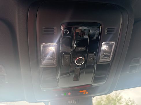 New 2026 Chevrolet Suburban Premier image 39