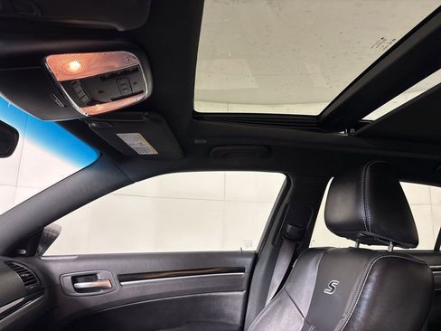 Used 2023 Chrysler 300 S image 19