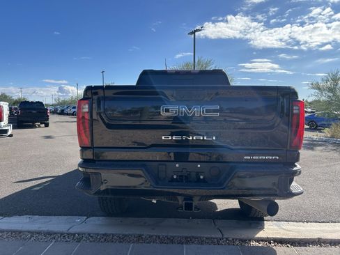 Used 2024 GMC Sierra 3500 Denali Ultimate image 4