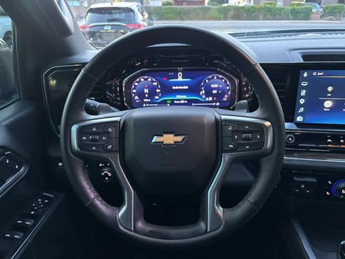 Used 2025 Chevrolet Silverado 1500 LT AWD/4WD image 13