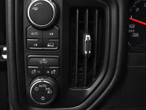 Used 2023 Chevrolet Silverado 1500 Custom AWD/4WD image 18