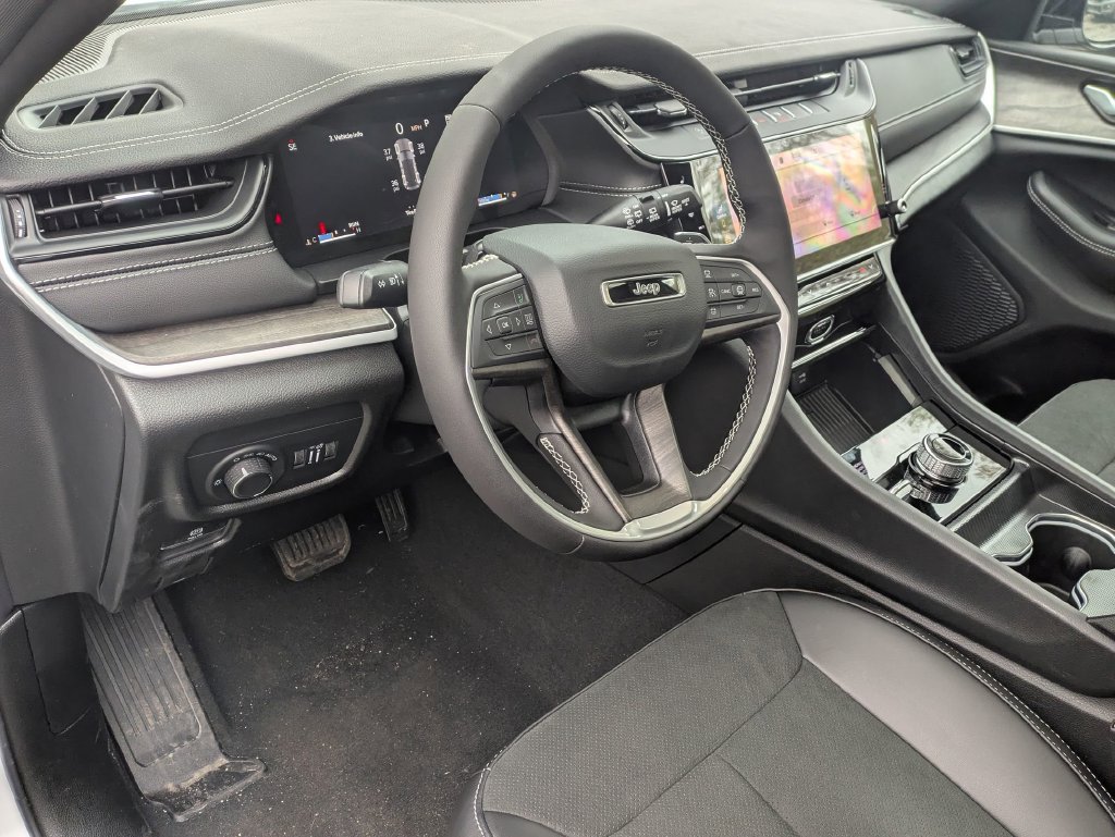 New 2026 Jeep Grand Cherokee Altitude AWD/4WD image 14