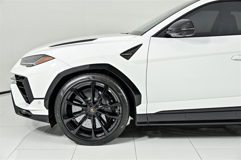 Used 2024 Lamborghini Urus S AWD/4WD image 9