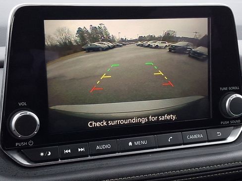 Used 2025 Nissan Rogue SV image 18