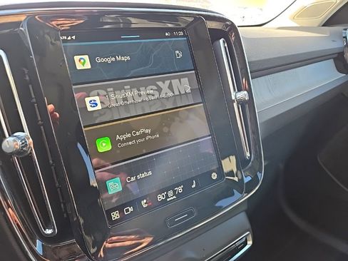 Certified 2024 Volvo XC40 B5 Core image 15