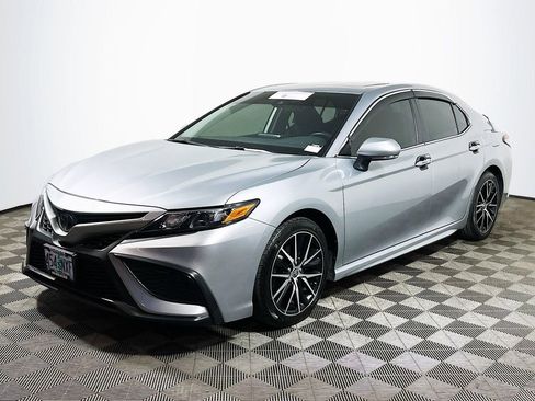 Certified 2023 Toyota Camry SE w/ Audio Upgrade Package FWD image 4