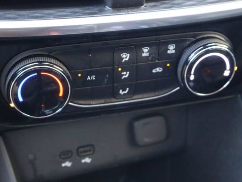 Used 2024 Buick Encore GX Sport Touring FWD image 23