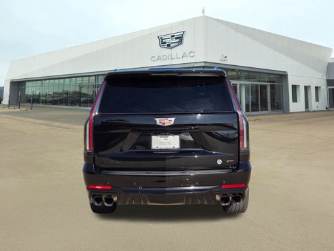 Certified 2025 Cadillac Escalade V w/ LPO, ONYX Package AWD/4WD image 5